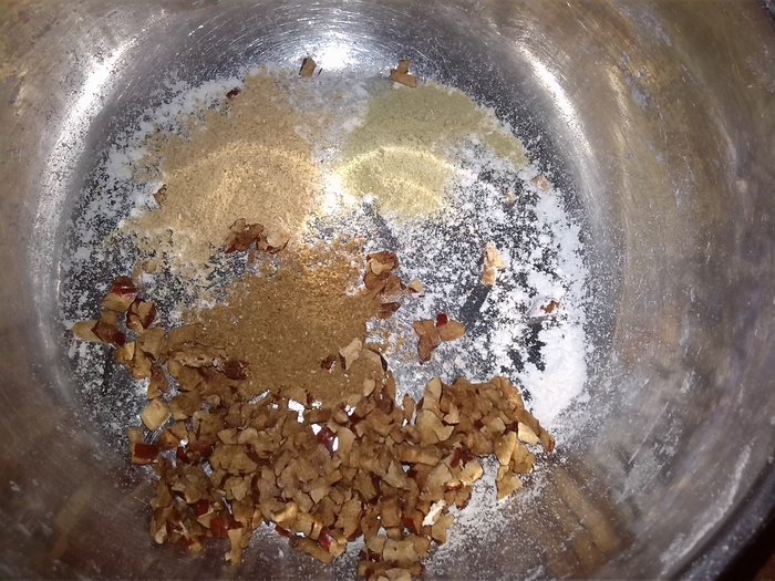 (发酵干焙)茯苓益脾饼_03.jpg