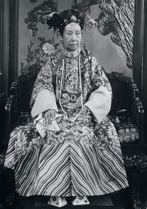 The_Ci-Xi_Imperial_Dowager_Empress_(9.2).PNG