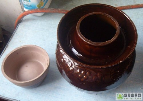 发酵用的泡菜坛.jpg