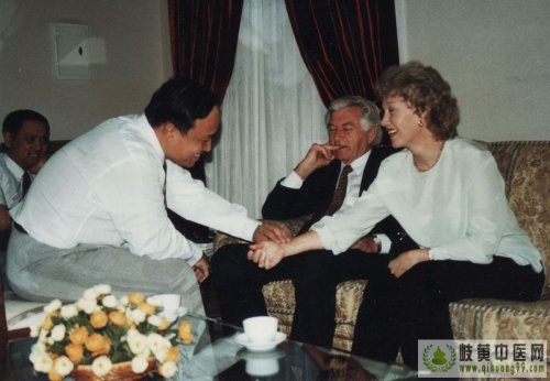 给霍克夫人诊病.jpg