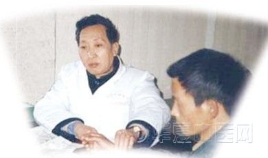 伍炳彩.jpg